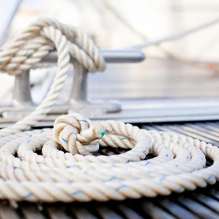 Captain Hook: Dz Kutter, In Leuchtturmnaehe Rostock